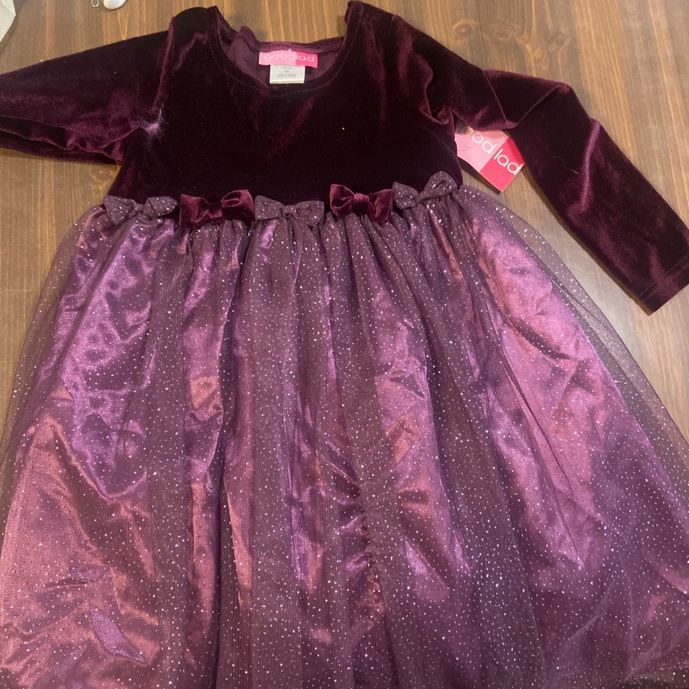 Girls size 6 dress NWT